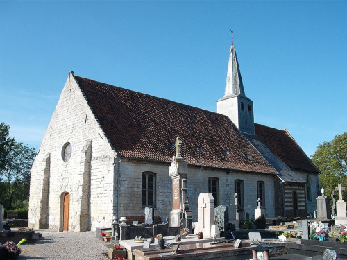 Vue générale de l'église de Nielles.