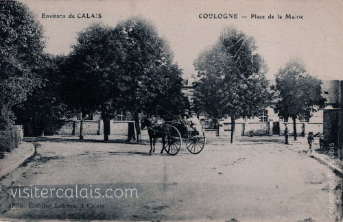 La Place de la Mairie à Coulogne vers 1900.