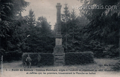 Elle marque l'endroit où atterrirent en 1875, Blanchard et Jeffries, après la traversée de la Manche en ballon.