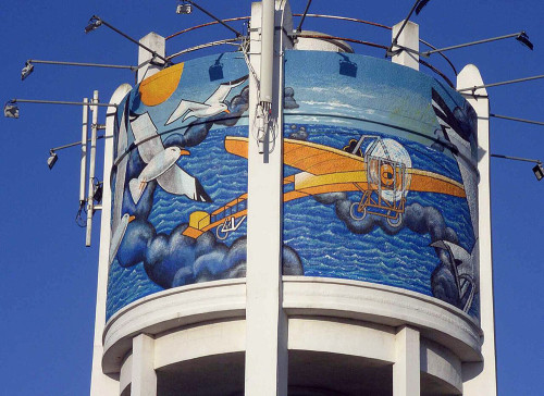 Château d'eau de Sangatte Blériot-Plage peint en trompe l'oeil