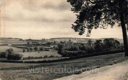 Vue sur le village de Tournehem depuis les collines