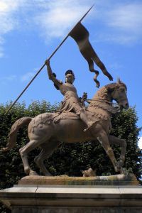 Jeanne d'Arc sur son cheval.