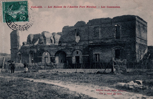 carte postale ancienne des casemates du Fort Nieulay à Calais