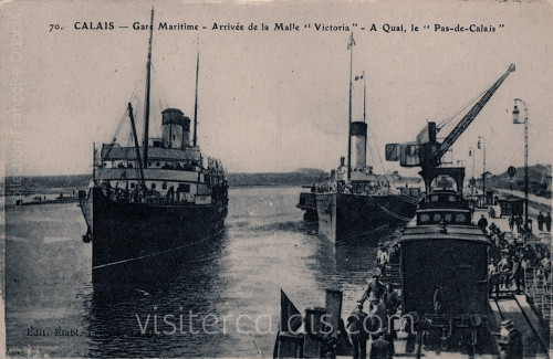 Arrivée de la malle Victoria en gare maritime de Calais