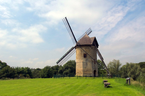 Le moulin de Watten reconstruit.