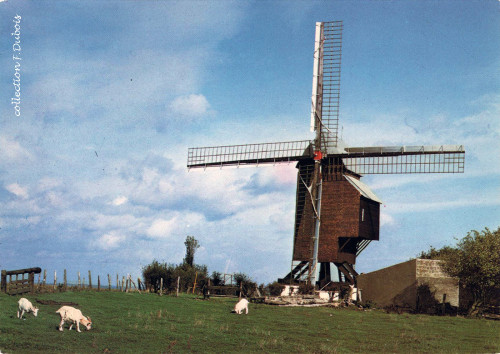 Le moulin de Coquelles entre 1975 et 1976.